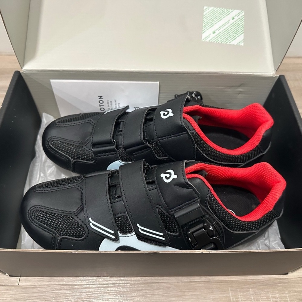 Peloton Cycling Shoes (Size 39)